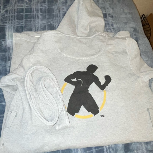 Boxing Robe - Picture 4 of 6